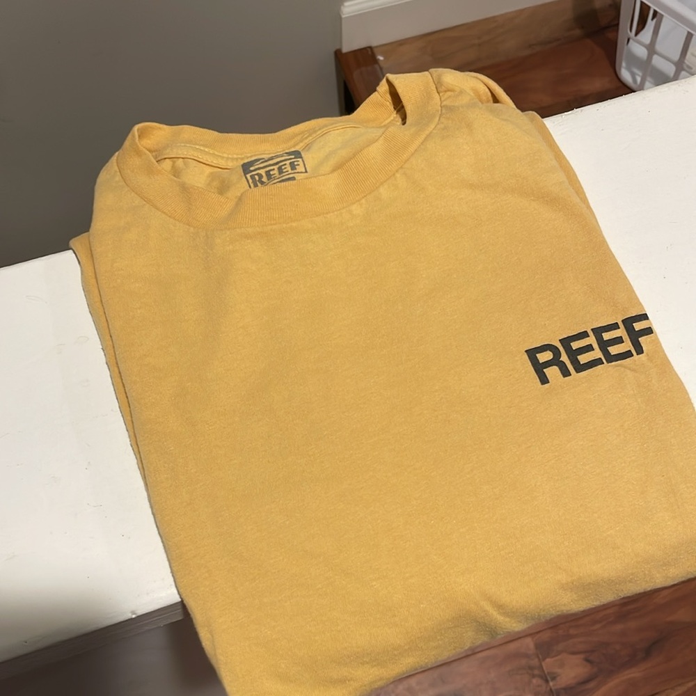 Reef men’s L shirt